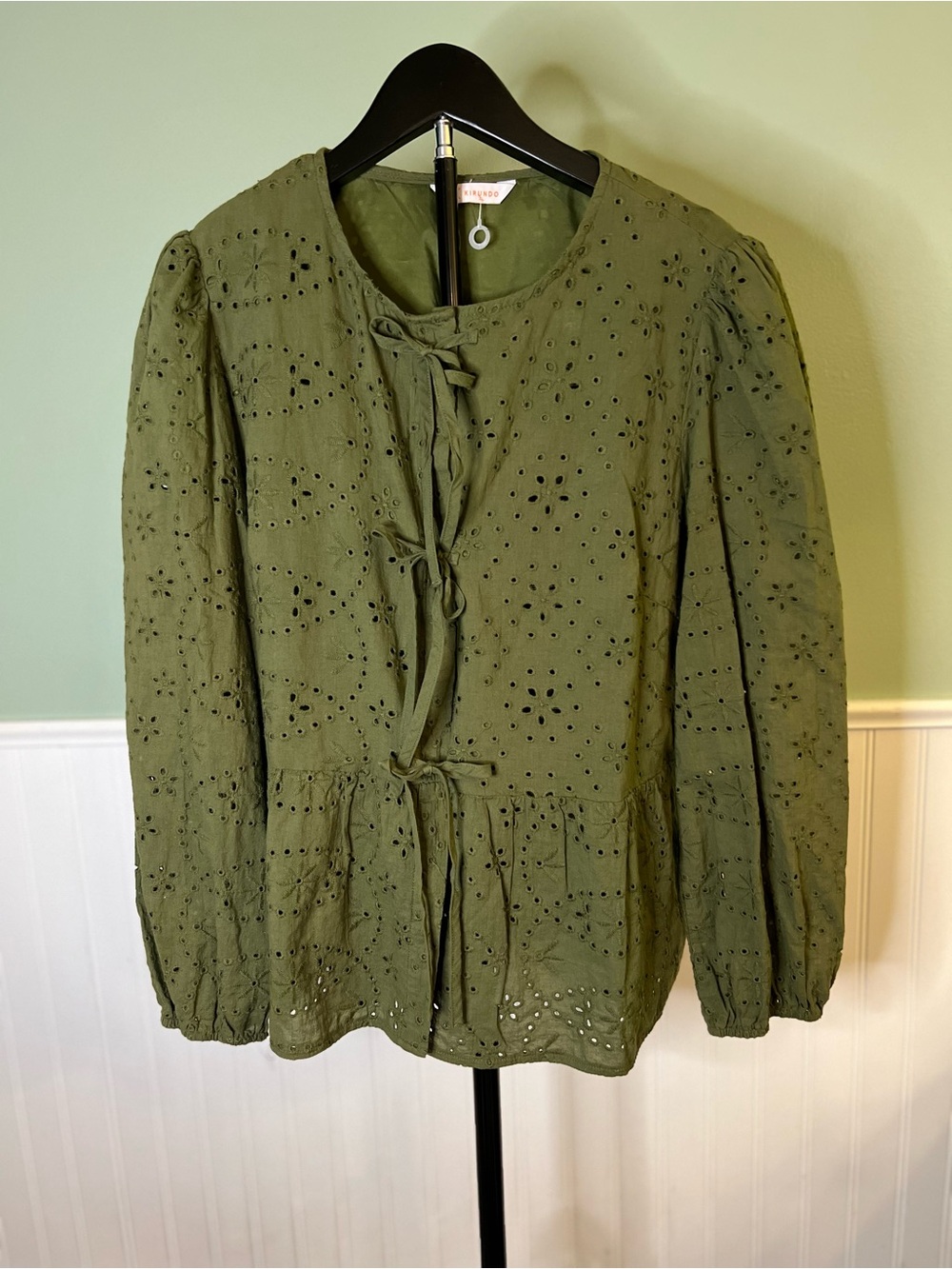Olive Embroidered Eyelet Tie-Front Peplum Tunic Top. Size XL